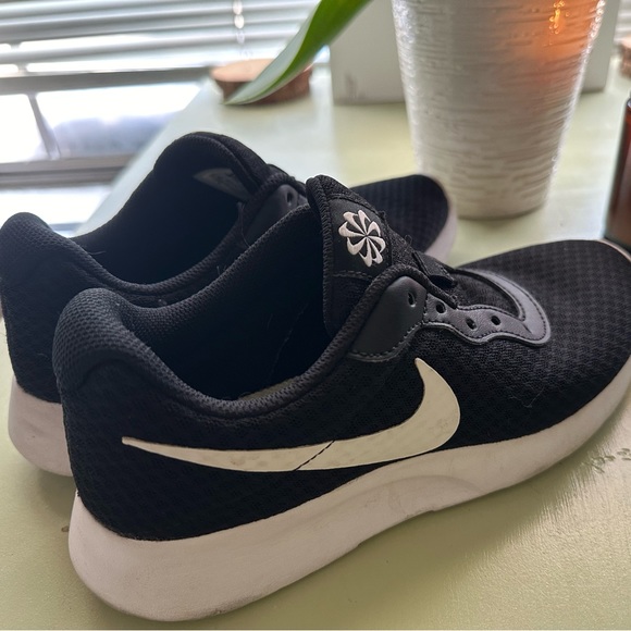 Nike Tennis - Picture 2 of 4